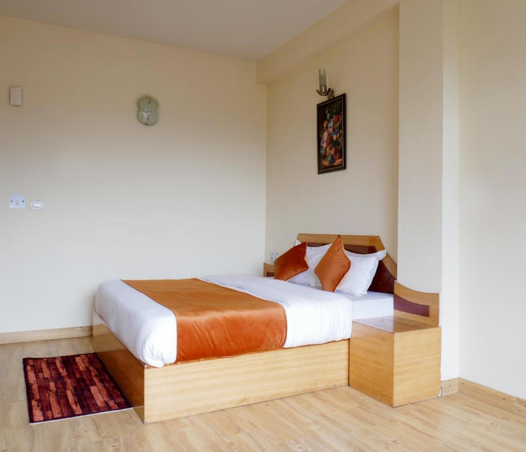New Ambika International Mall Road Hotel Manāli Exterior foto
