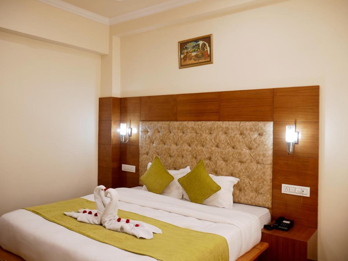 New Ambika International Mall Road Hotel Manāli Exterior foto