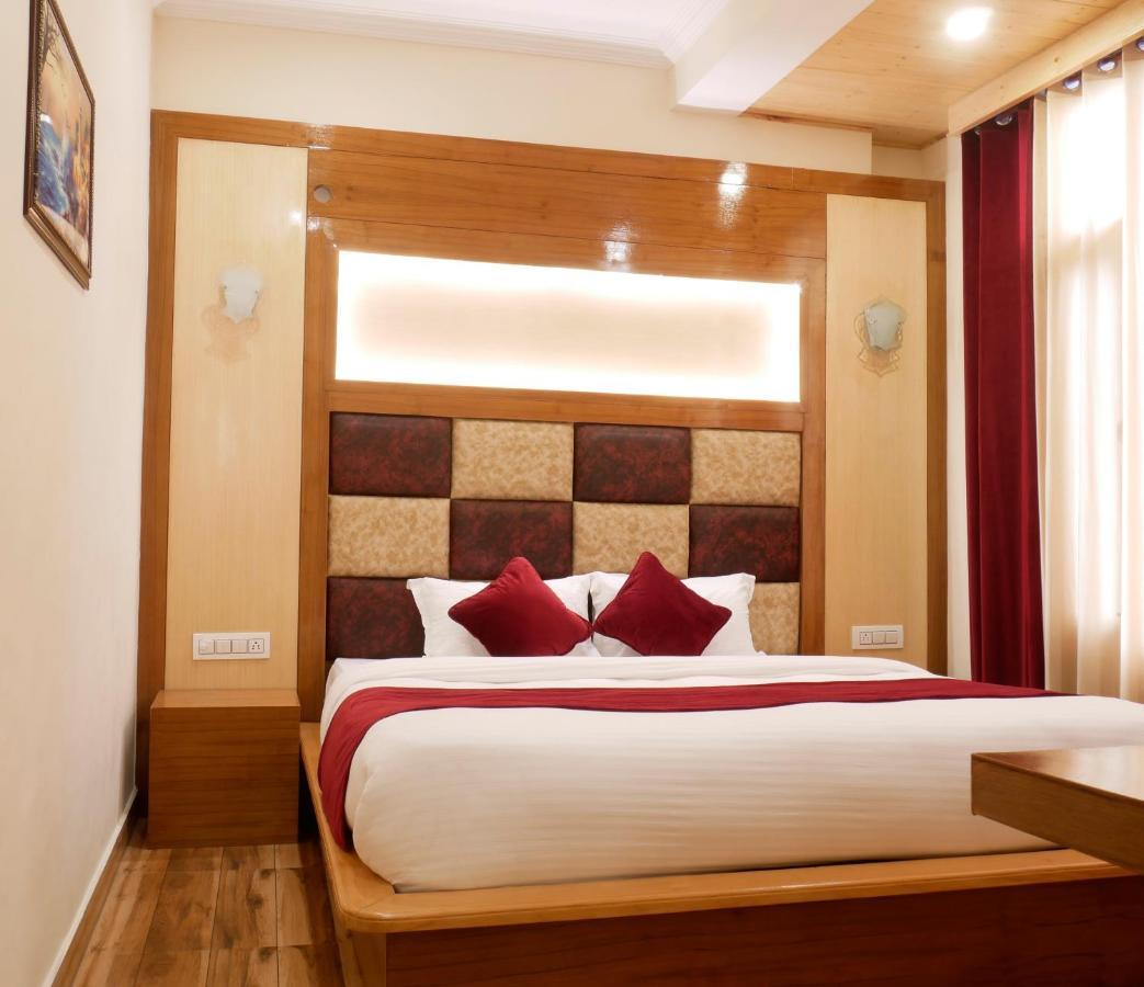 New Ambika International Mall Road Hotel Manāli Exterior foto