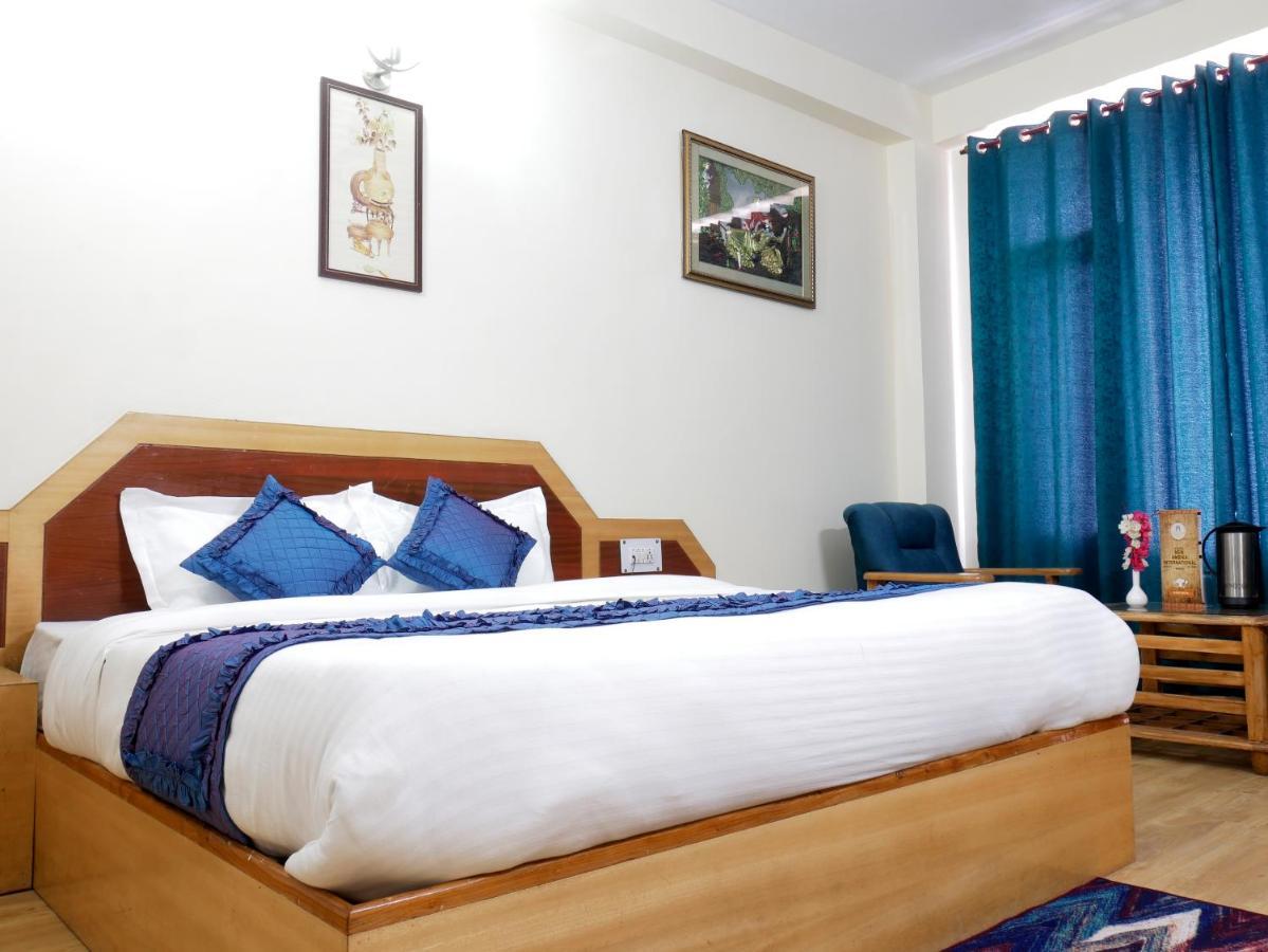 New Ambika International Mall Road Hotel Manāli Exterior foto